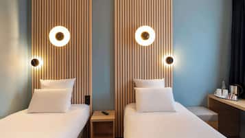 Standard Room, 2 Twin Beds, Non Smoking | Premium bedding, individually furnished, desk, soundproofing