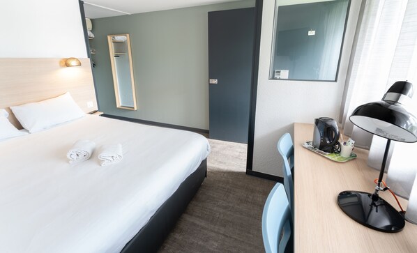 Dubbelrum | Skrivbord, ljudisolering, strykjÀrn/strykbrÀda och gratis wi-fi