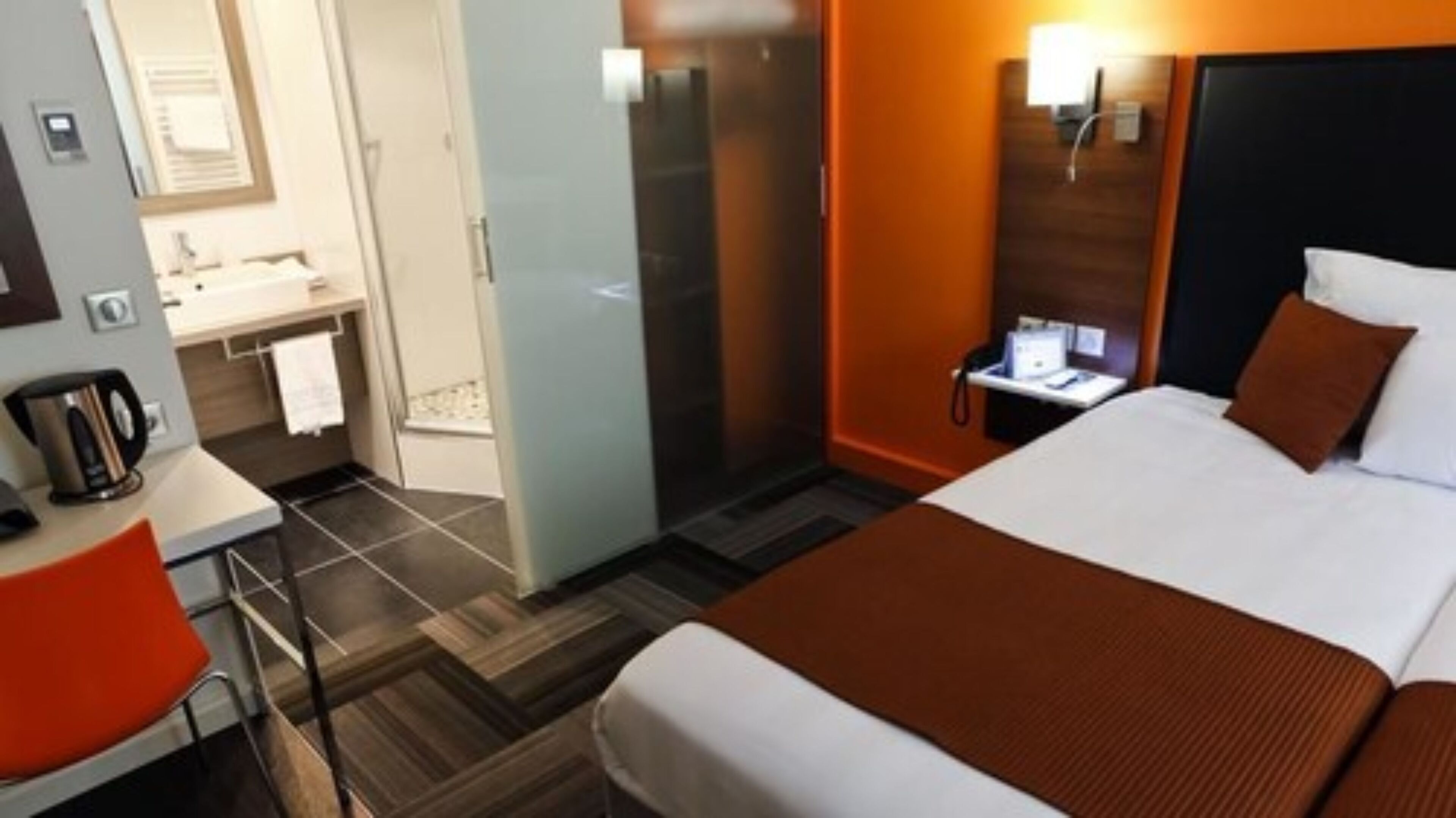 Habitación estándar, 2 camas individuales | Ropa de cama de alta calidad y caja de seguridad en la habitación 