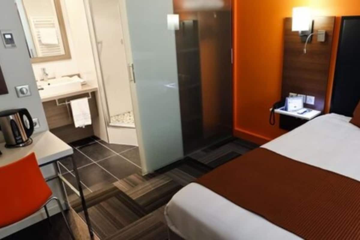 Habitación estándar, 2 camas individuales | Ropa de cama de alta calidad y caja de seguridad en la habitación
