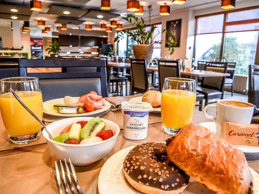 Daily buffet breakfast (EUR 17 per person)