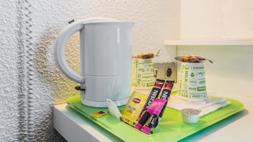 ماكينة لصنع القهوة/الشاي، غلّاية كهربائية