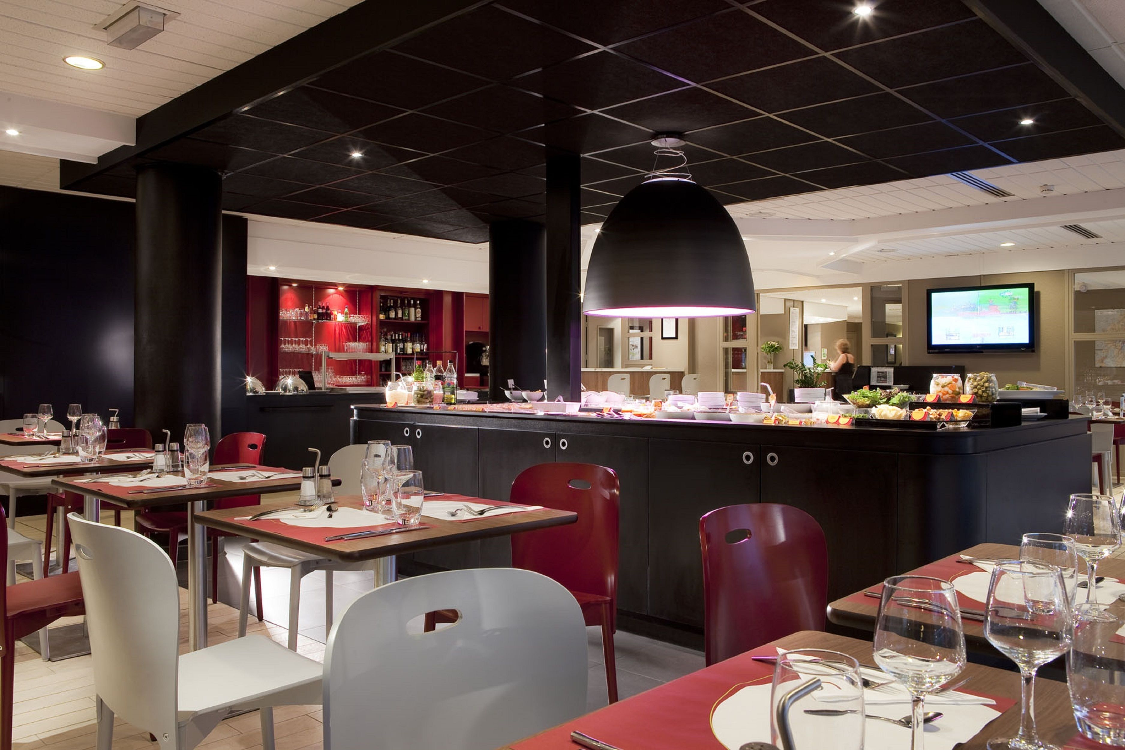 breakfast, lunch, dinner served; french cuisine