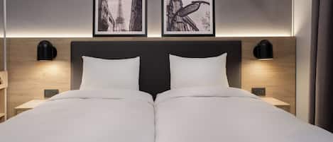 Ropa de cama de alta calidad, escritorio y cortinas blackout