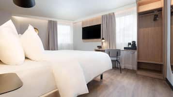 Superior Room, 1 King Bed | Premium bedding, desk, blackout drapes, iron/ironing board