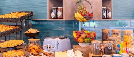 Daily buffet breakfast (EUR 13.90 per person)