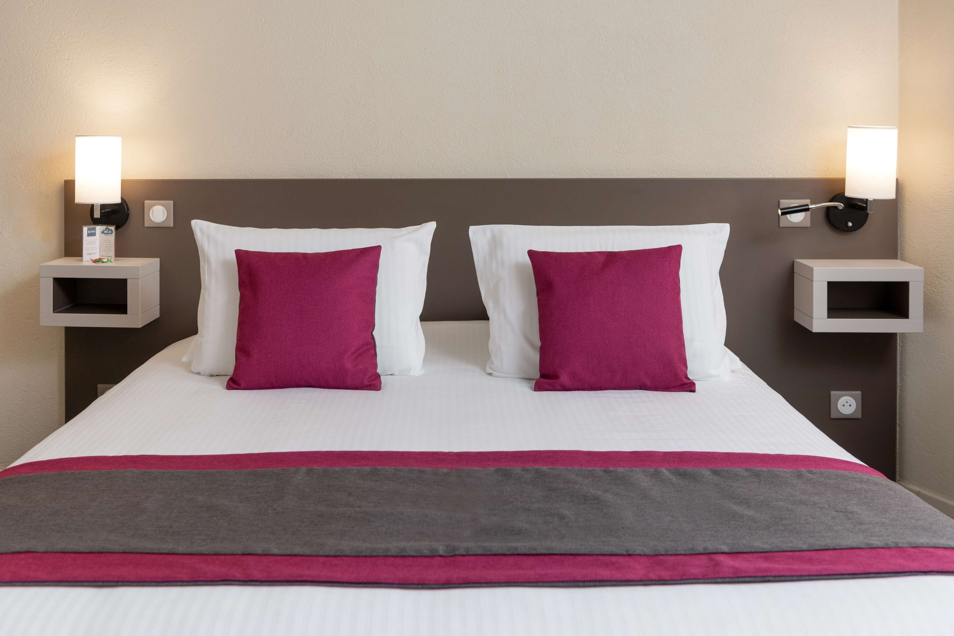 standard room, 1 double bed | 1 bedroom, premium bedding, desk, laptop workspace