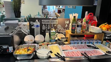 Desayuno buffet todos los días (con cargo)