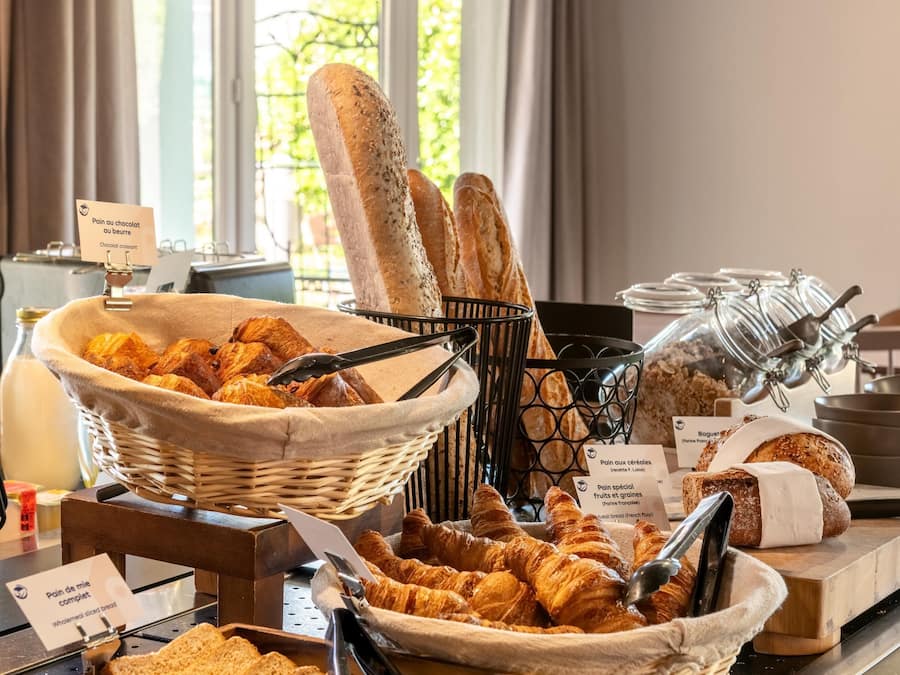 Frokostbuffé hver dag (mot et tillegg)