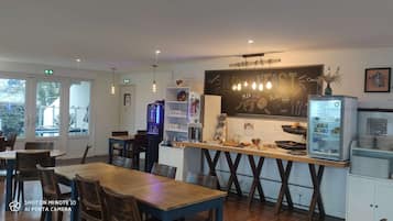 Daily buffet breakfast (EUR 11.90 per person)