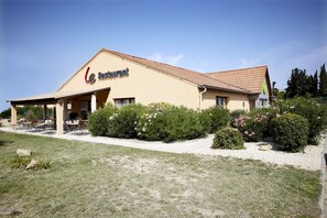 Exterior - Campanile Salon De Provence (Salon-de-Provence)