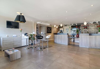 Hôtel Kyriad Lyon Est
