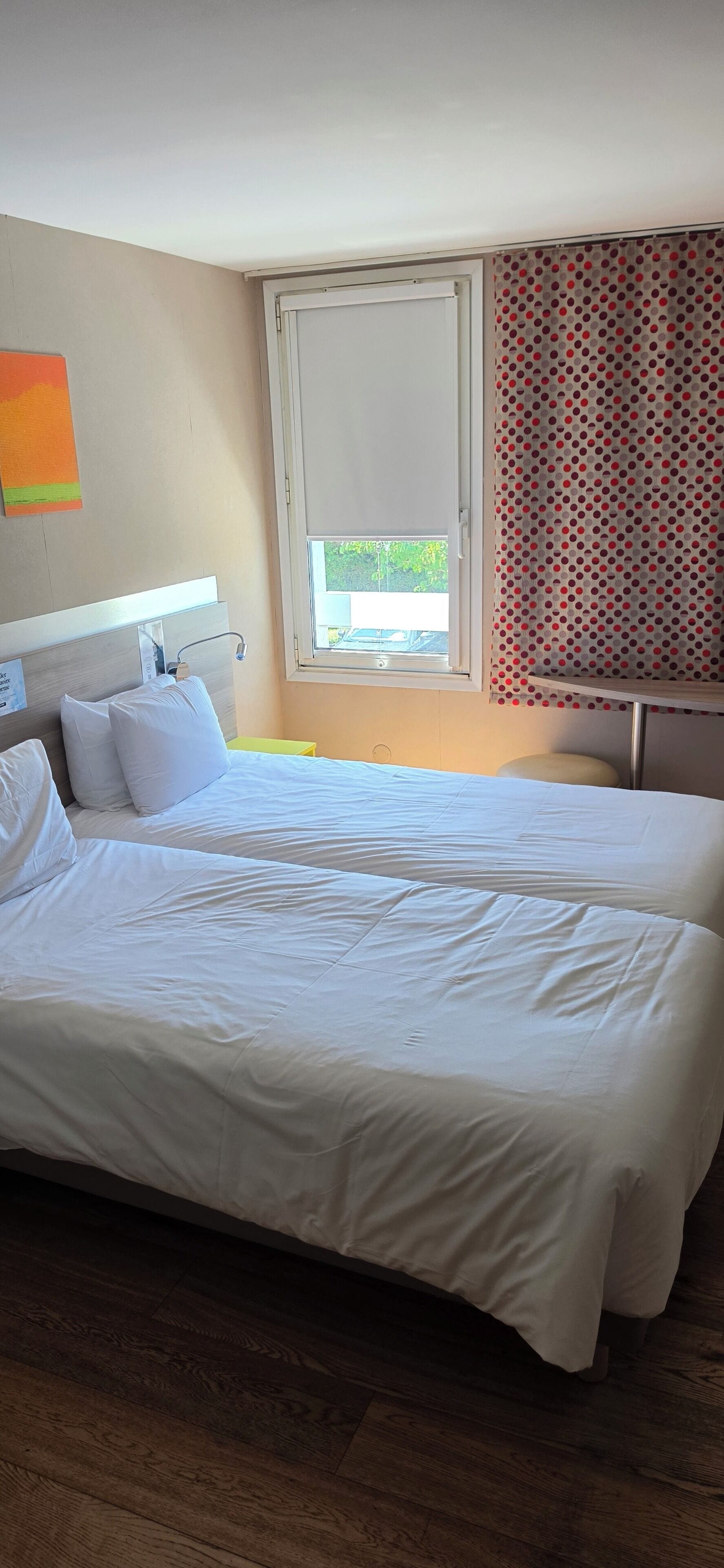 Standard Room, 2 Twin Beds | In-room safe, desk, soundproofing, free WiFi