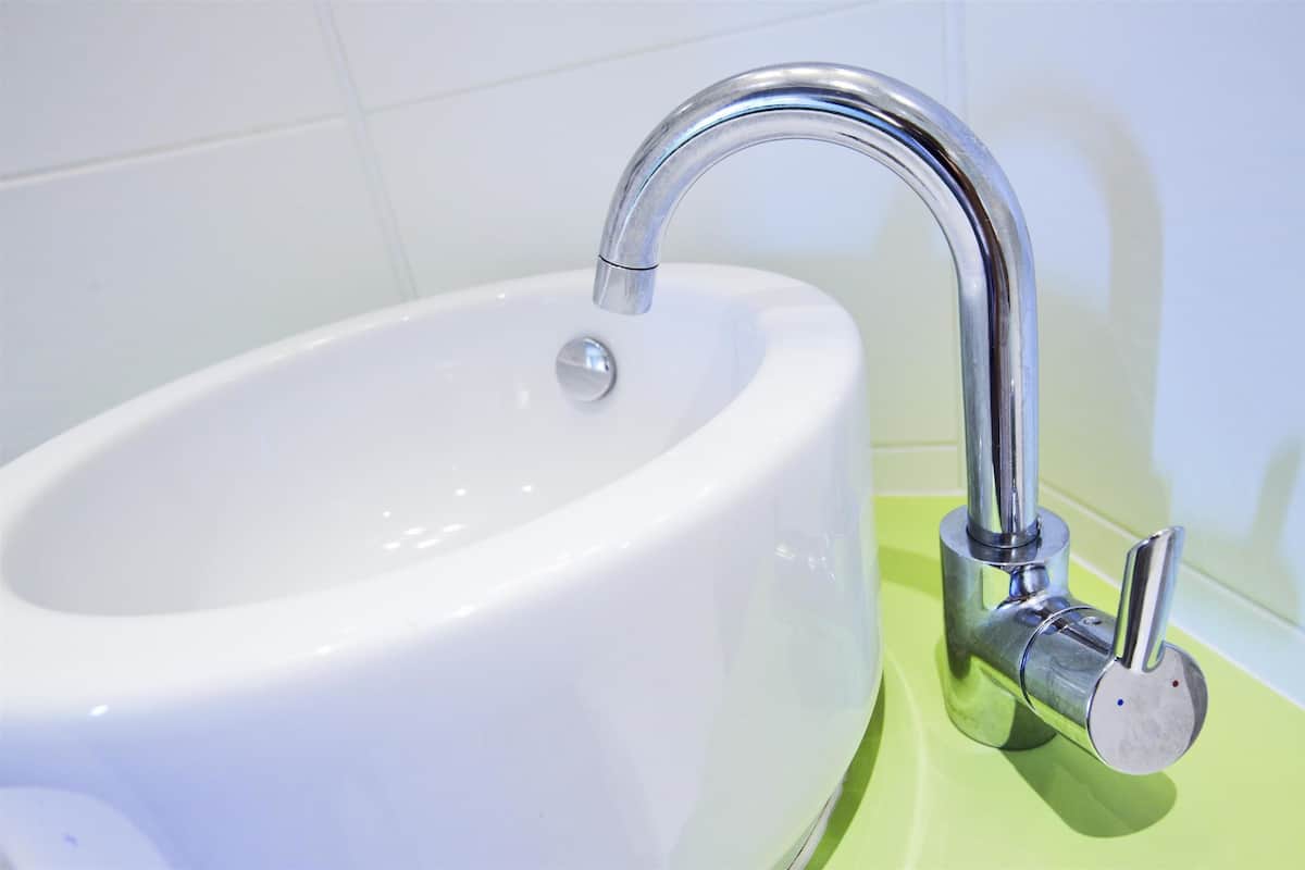 eco-friendly toiletries, hair dryer, towels