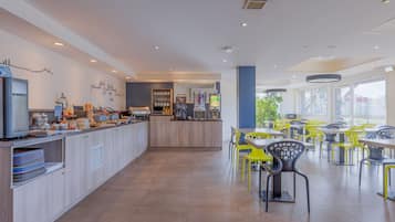 Daily buffet breakfast (EUR 14 per person)