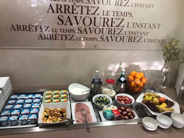Daily buffet breakfast for a fee