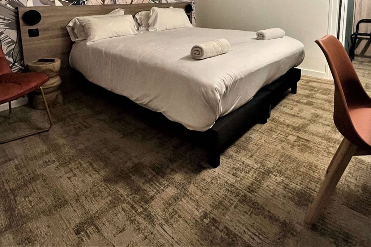 standard room, 1 double bed | premium bedding, desk, laptop workspace, blackout curtains