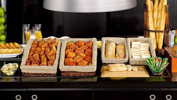 Frokostbuffé hver dag (EUR 14.9 per person)
