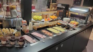 Daily buffet breakfast for a fee