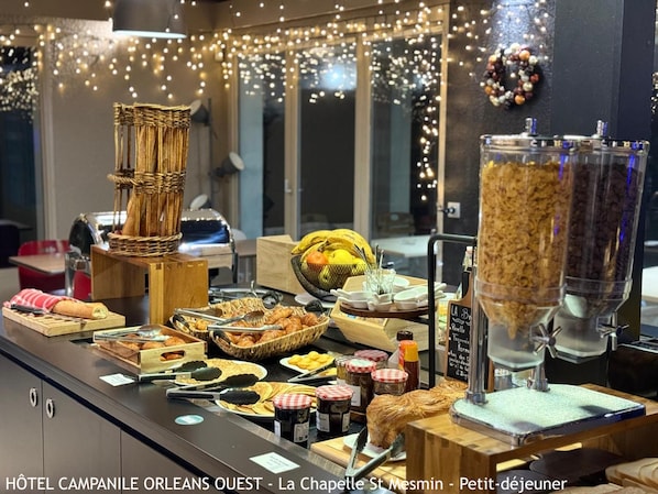 Daily buffet breakfast (EUR 14.9 per person)