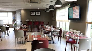 FrĂŒhstĂŒck, Mittagessen, Abendessen, französische KĂŒche