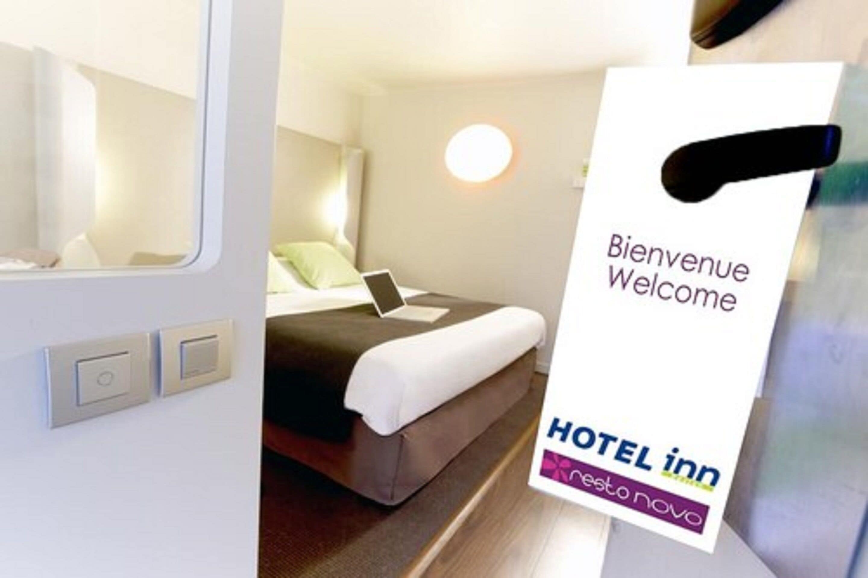 Tweepersoonskamer | Luxe beddengoed, een bureau, verduisterende gordijnen