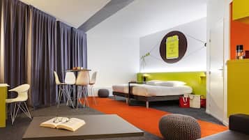 Suite familiar, diversos llits (Standard) | Roba de llit d'alta qualitat, minibar i caixa forta a l'habitació