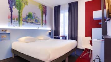Standard Room, 1 Double Bed | Premium bedding, minibar, in-room safe, desk