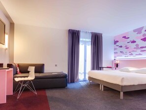 Standard Room, 3 Single Beds | Premium bedding, minibar, in-room safe, desk - ibis Styles Nantes Centre Gare (Nantes)