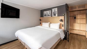 Kamar Superior, 1 Tempat Tidur King | Seprai premium, meja kerja, tirai kedap cahaya, dan setrika/meja setrika