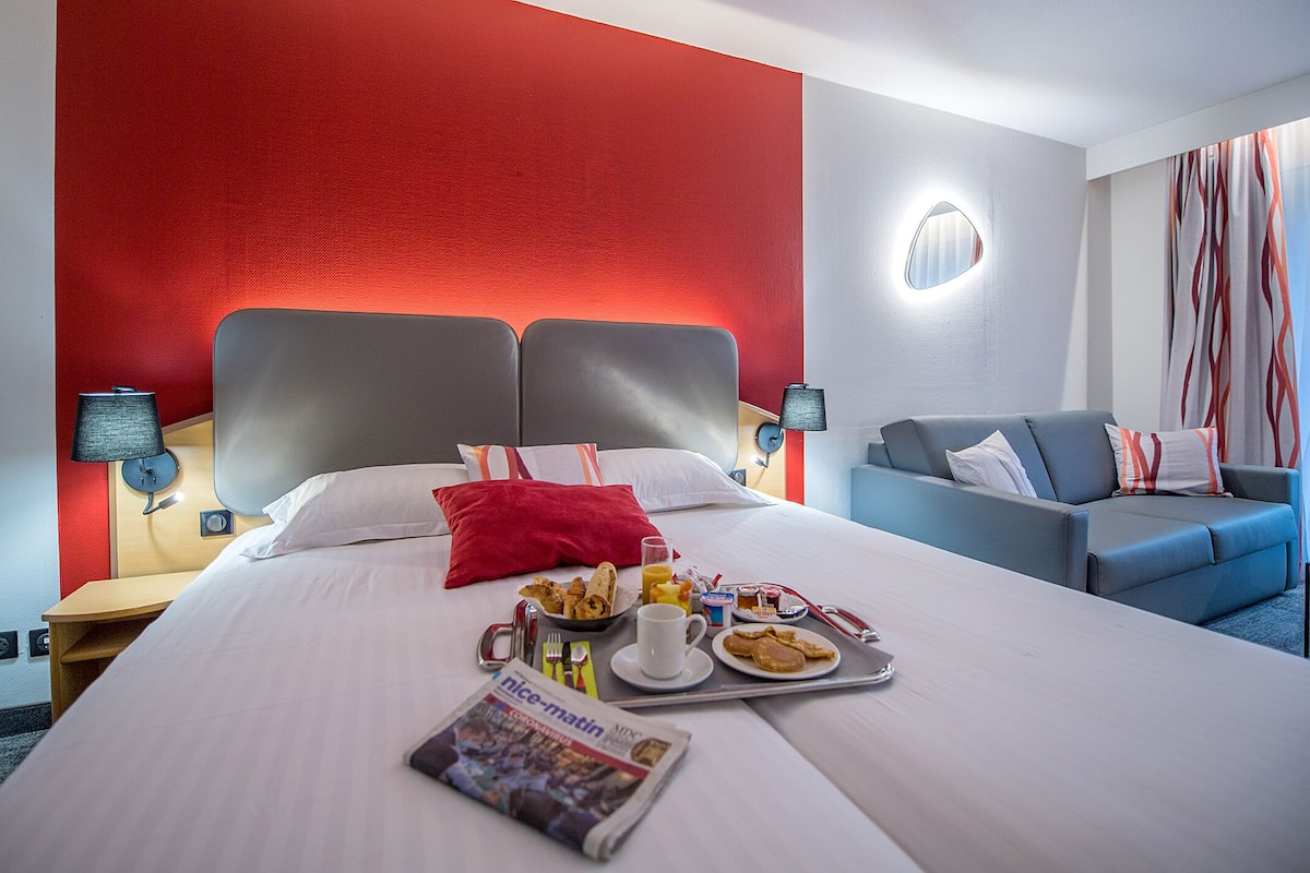 In-room safe, desk, soundproofing, free cribs/infant beds