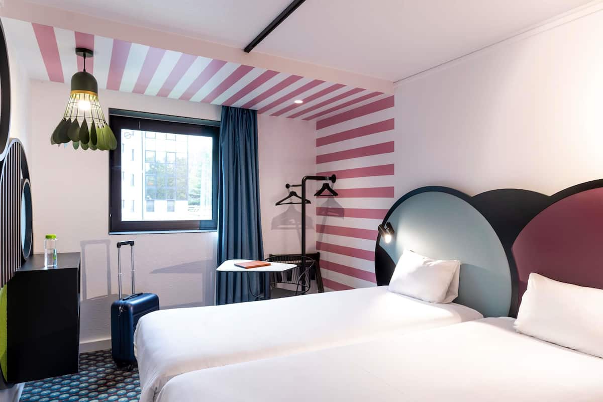 Standard Room, 2 Twin Beds | Blackout drapes, soundproofing, iron/ironing board