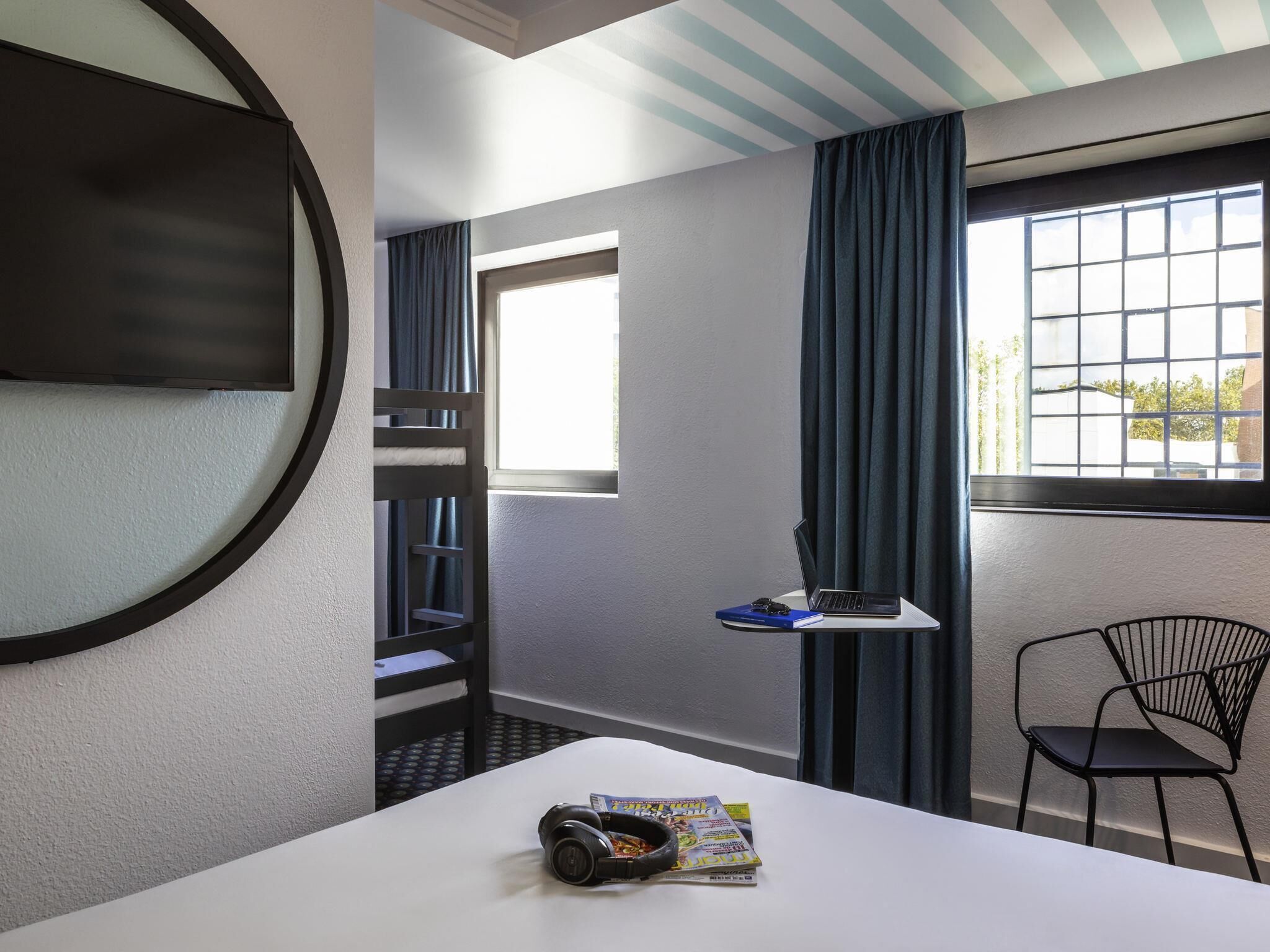 Family Room, 2 Single Beds