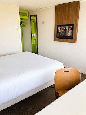 Premium bedding, desk, soundproofing, iron/ironing board (on request)