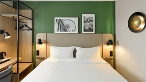 Premium bedding, desk, blackout drapes, iron/ironing board - Campanile Paris Est - Bobigny (Bobigny)