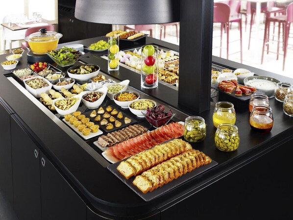 บริการอาหารเช้า อาหารกลา��งวัน อาหารเย็น, อาหารฝรั่งเศส