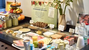 Daily buffet breakfast for a fee - Campanile PRIME - Paris Ouest Boulogne (Boulogne-Billancourt)