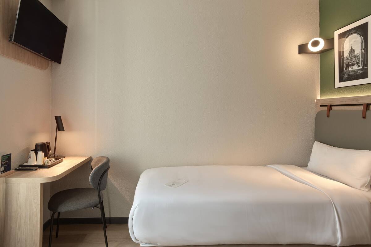 Premium bedding, desk, blackout curtains, soundproofing