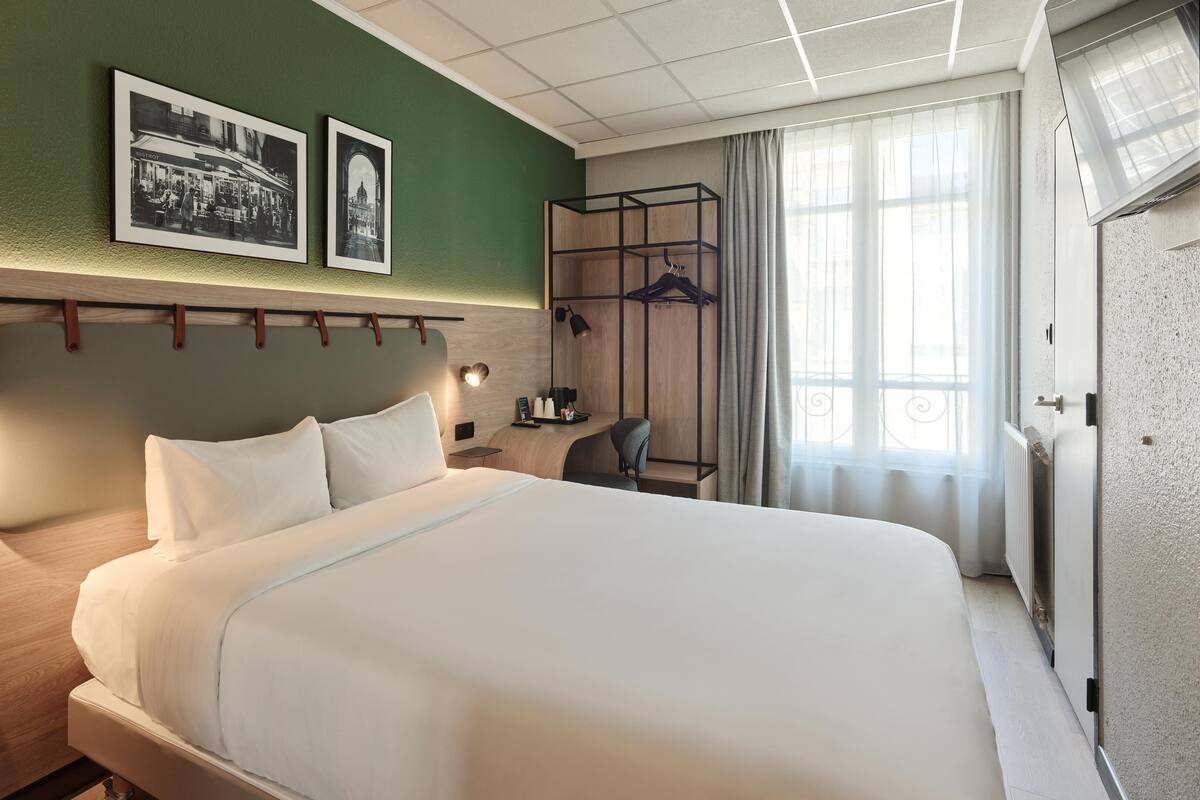 Premium bedding, desk, blackout curtains, soundproofing