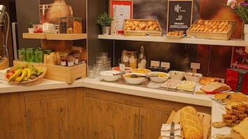 Daily buffet breakfast for a fee