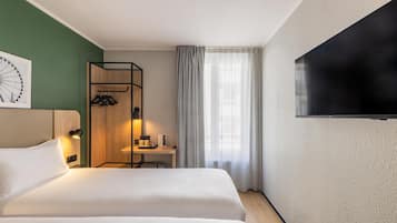 Habitación estándar, 2 camas individuales | Ropa de cama de alta calidad y escritorio