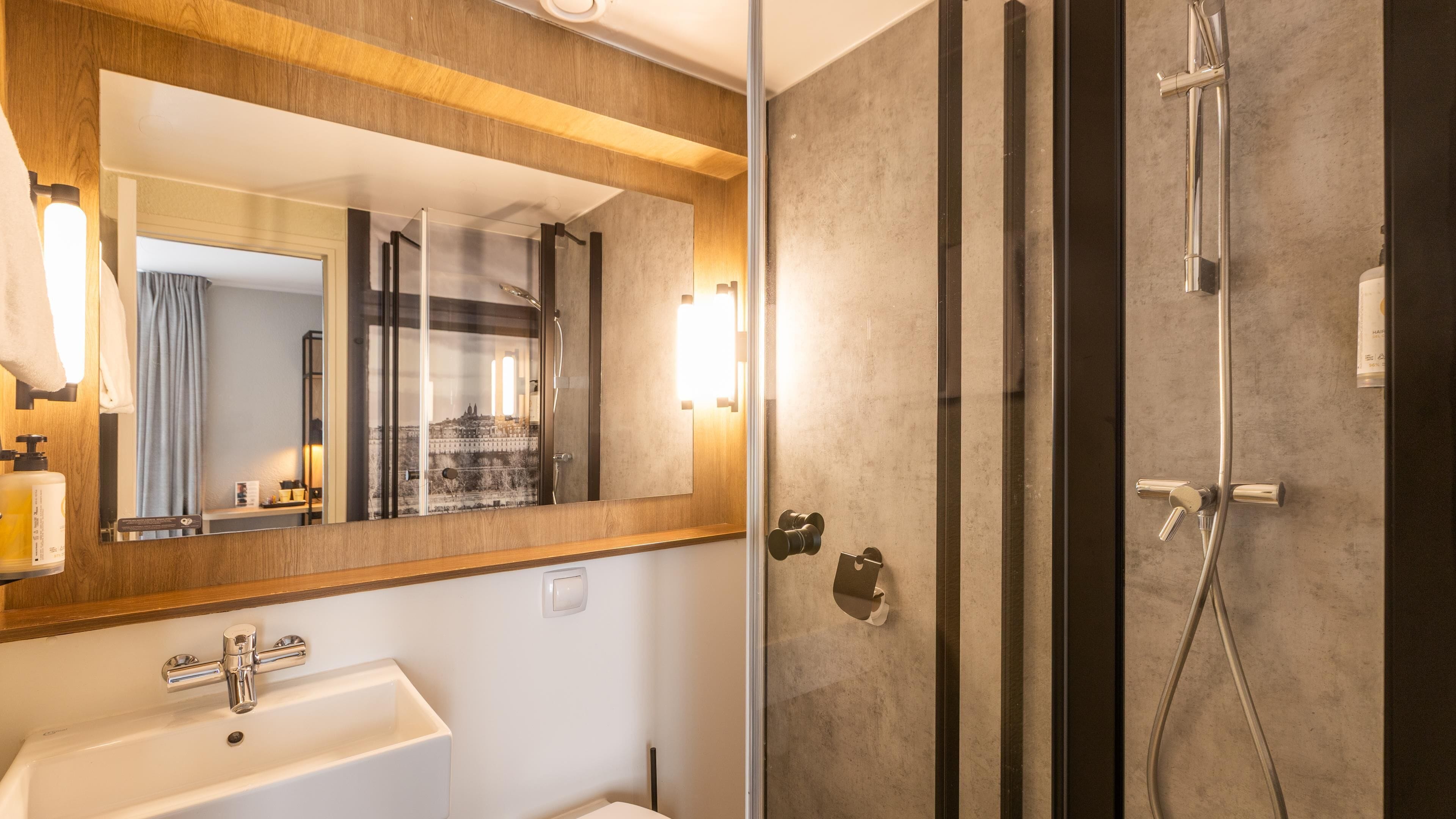 Photo - Campanile PRIME - Paris Levallois-Perret