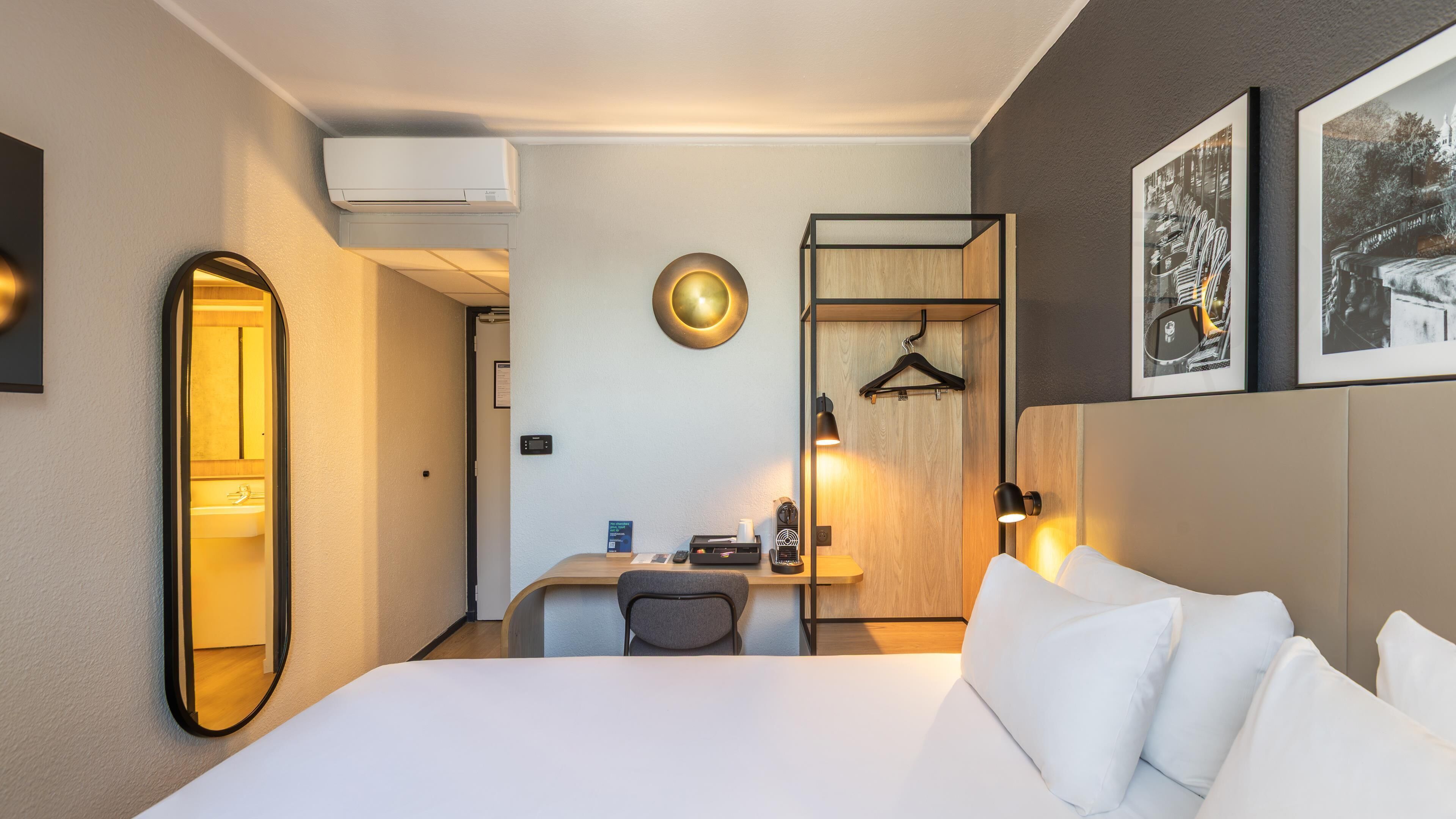 Superior Room, 1 King Bed