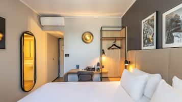 Superior Room, 1 King Bed
