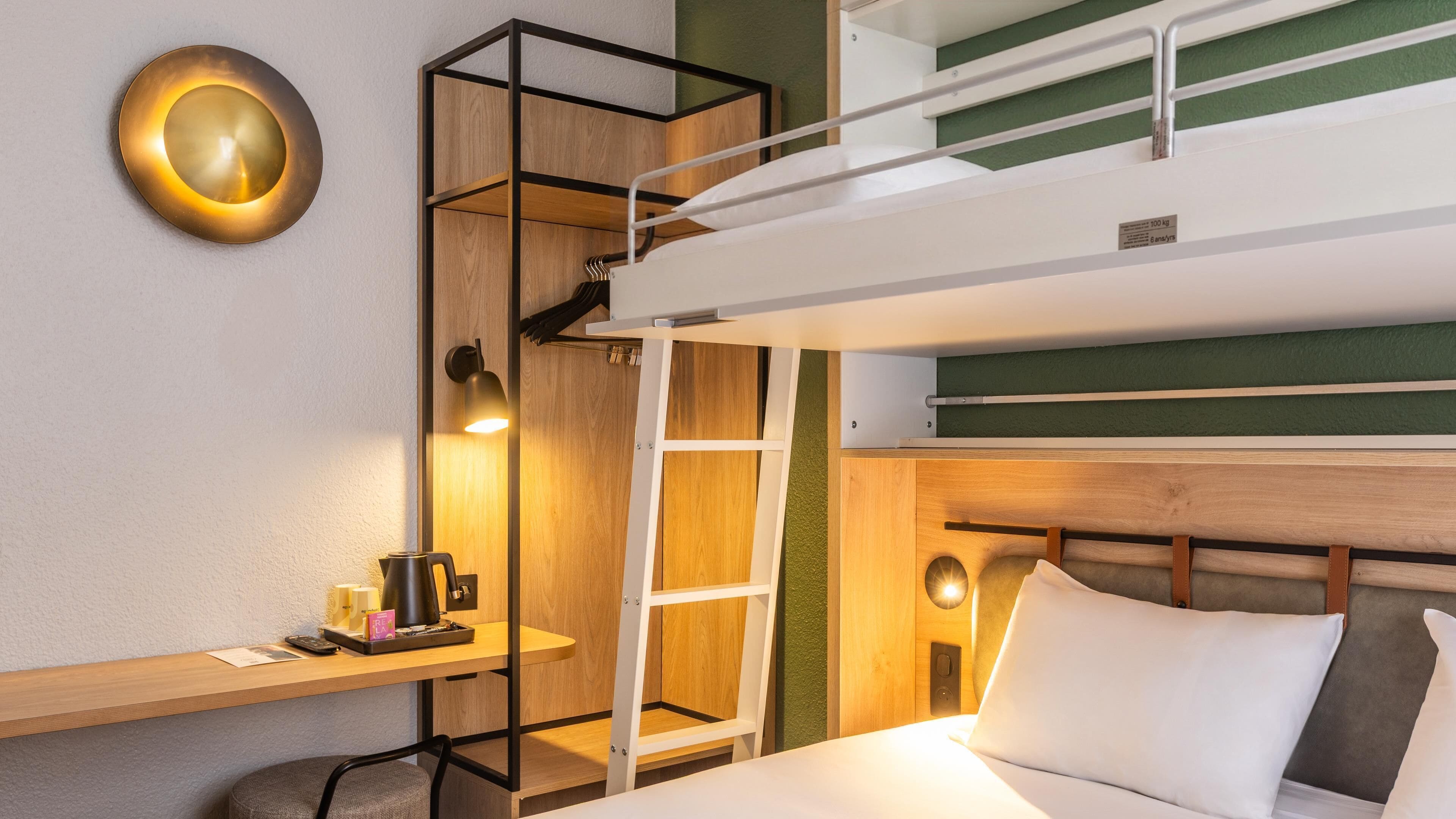 Chambre Standard, plusieurs lits | Literie de qualité supérieure, bureau