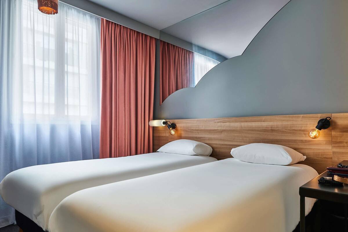 Standaard kamer, 2 eenpersoonsbedden | Luxe beddengoed, pillowtop-bedden, een laptopwerkplek