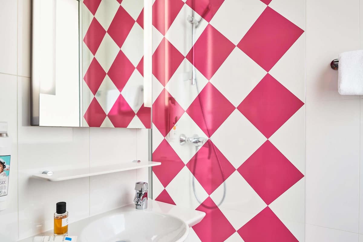 Shower, eco-friendly toiletries, hair dryer, towels