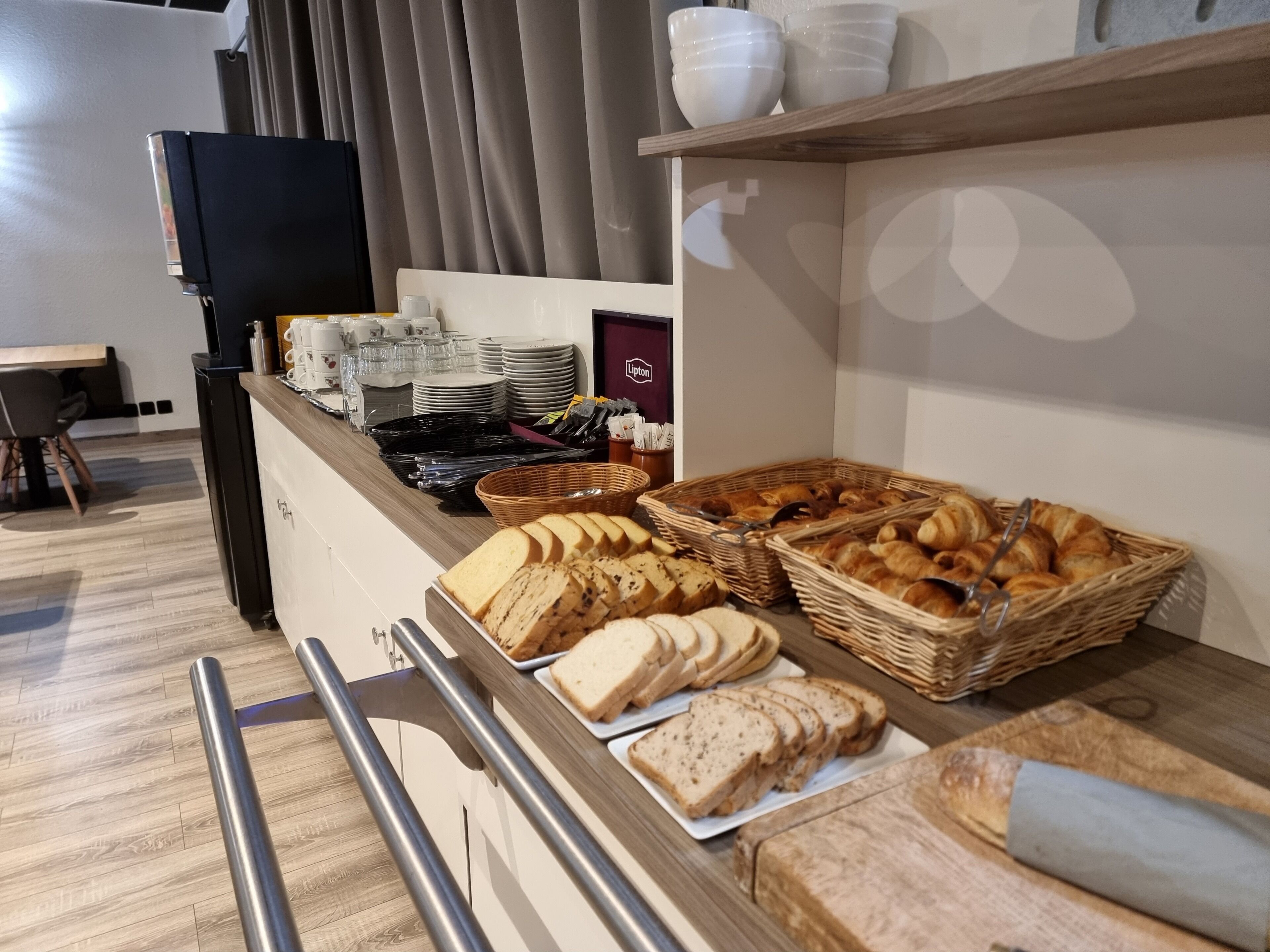 Daily buffet breakfast for a fee