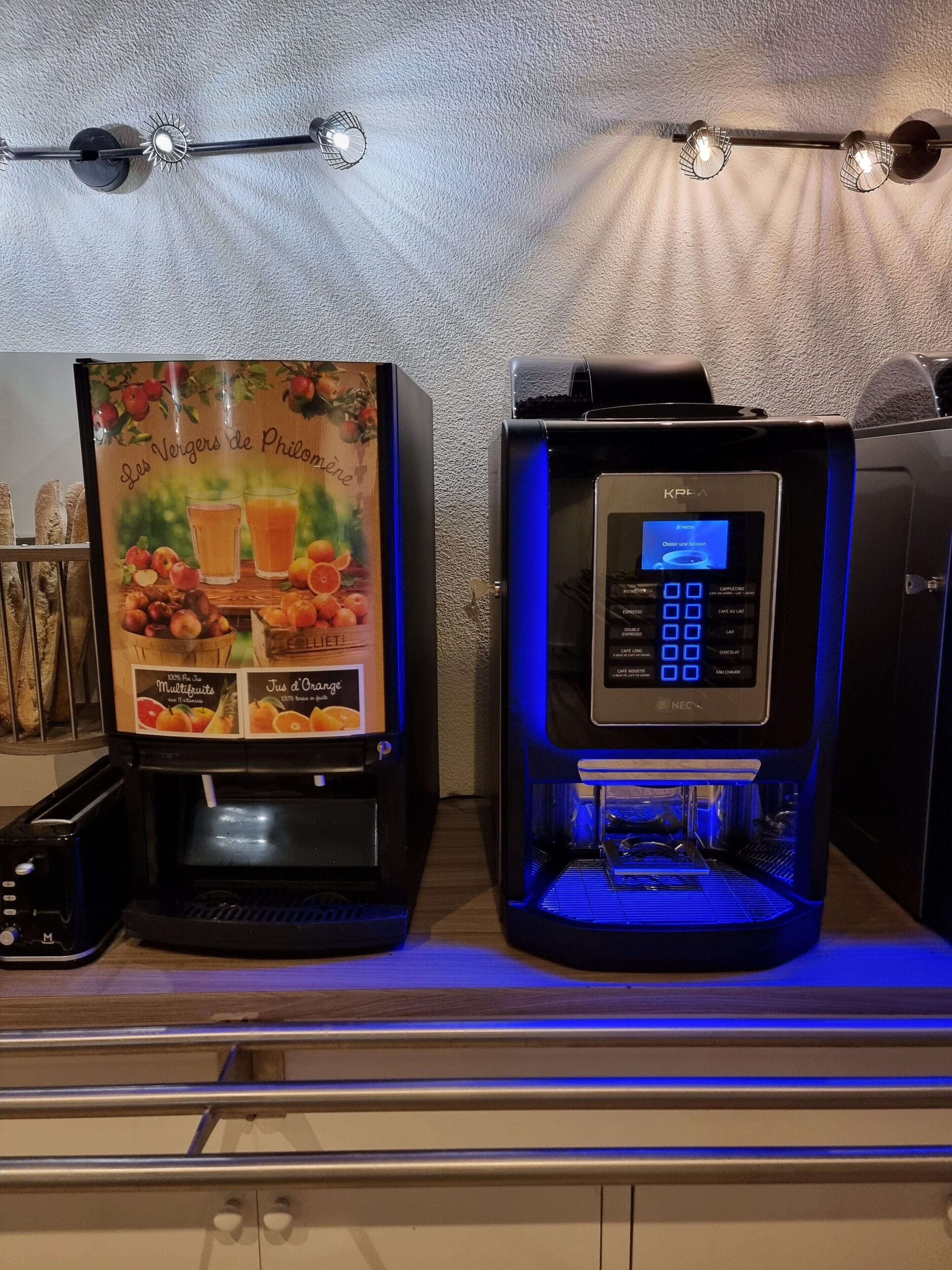 daily buffet breakfast for a fee