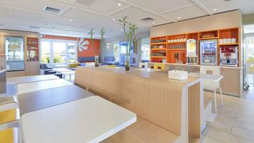Takeaway-morgenmad hver dag (7.50 EUR pr. person)